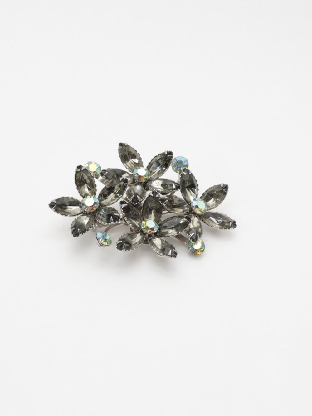 VINTAGE Beau Jewels PLATINUM Flower Borealis  Crystal Rhinestones Brooch Pin